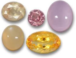安山石拉长石、锆石、玫瑰石英、月光石和黄水晶