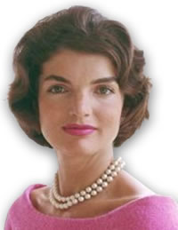 杰基·肯尼迪 (Jackie Kennedy) 佩戴标志性珍珠项链