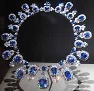 The Hall 蓝宝石和钻石项链