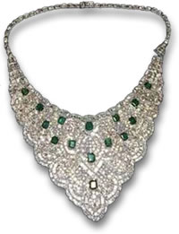 伊梅尔达·马科斯 (Imelda Marcos) 的钻石和祖母绿项链