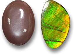 月光石（左）和菊石（右）宝石