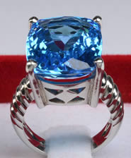 蓝色托帕石银戒指