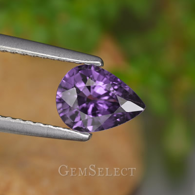 未经处理的紫色坦桑尼亚蓝宝石
