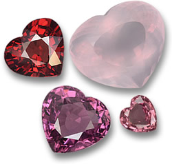 爱情宝石：镁铝榴石石榴石、玫瑰石英、红榴石石榴石和粉红蓝宝石心