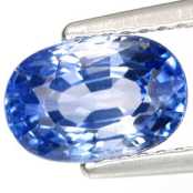 产自斯里兰卡的 2.42 克拉 VVS-VS 蓝宝石