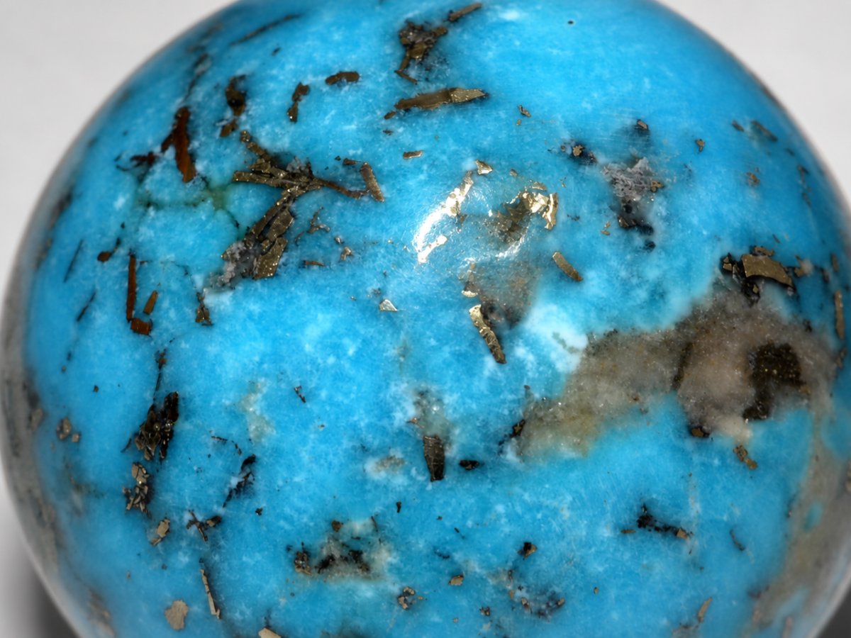 天然绿松石宝石的特写