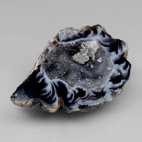 61.00克拉天然玛瑙晶洞，异形，不透明