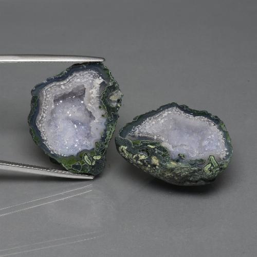 66.04天然多色玛瑙晶洞，异形，26.4×21.1毫米，不透明