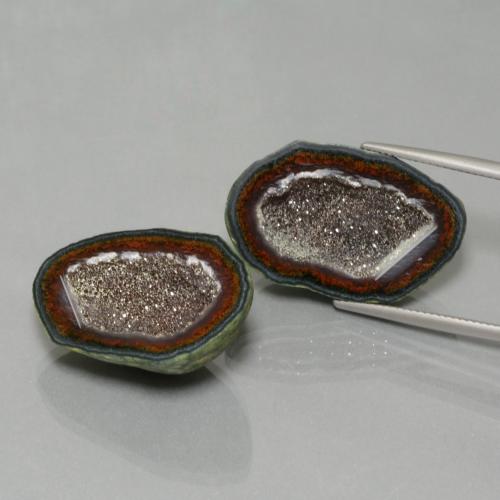 45.20天然多色玛瑙晶洞，异形，21.2×17.1毫米，不透明