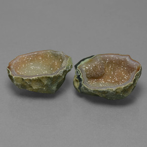 16.50克拉天然玛瑙晶洞，异形，不透明