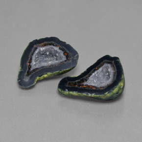 37.89天然多色玛瑙晶洞，异形，23.6×16.2毫米，不透明