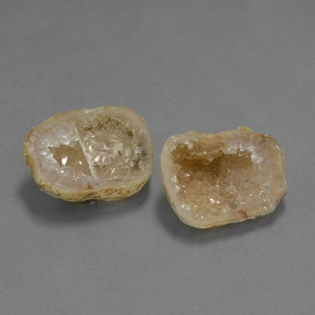 19.68天然多色玛瑙晶洞，异形，18.9×14.4毫米，不透明