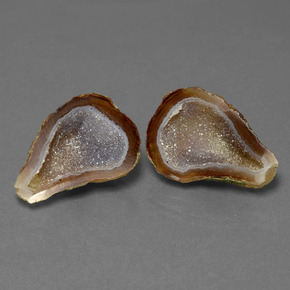 19.76天然多色玛瑙晶洞，异形，21.7×15.2毫米，不透明