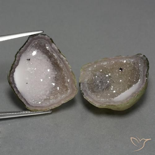 35.74天然多色玛瑙晶洞，异形，23.7×20.2毫米，不透明