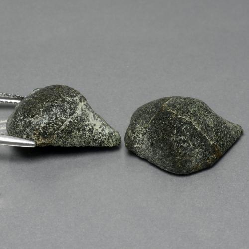 26.34天然多色玛瑙晶洞，异形，22.7×18.4毫米，不透明