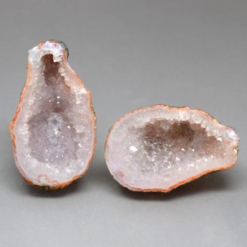 17.53天然多色玛瑙晶洞，异形，20×13.1毫米，不透明