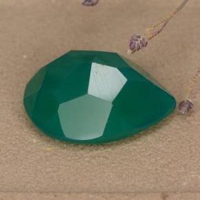 7.18克拉天然绿色玛瑙，梨形，15.7×11.9毫米，半透明