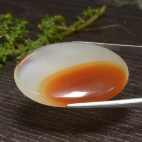 84.57克拉天然多色玛瑙，椭圆形切割，45.1×34.8毫米，半透明
