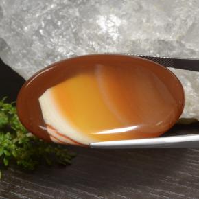 81.88克拉天然多色玛瑙，椭圆形切割，45.4×34.1毫米，半透明