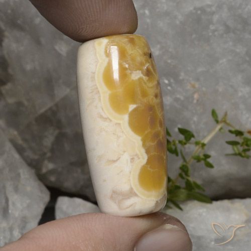 56.94克拉天然玛瑙，异形，不透明