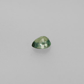 0.13克拉天然多色亚历山大石，梨形，3.4×2.5毫米，VVS-VS
