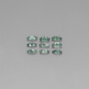 天然变色亚历山大石，马眼形，3.9×2毫米，VS