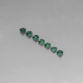 天然多色亚历山大石，三角形，3.2×3.1毫米，VS