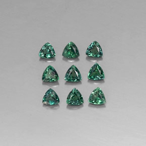 天然多色亚历山大石，三角形，3.2×3.1毫米，VS
