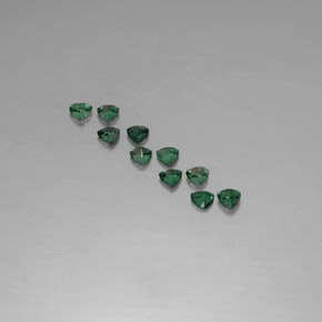 天然多色亚历山大石，三角形，3.1×3.1毫米，VS