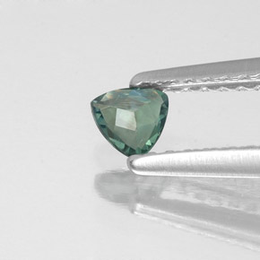 0.15克拉天然多色亚历山大石，三角形，3.6×3.6毫米，VS