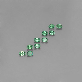 天然变色亚历山大石，椭圆形切割，3.5×2.5毫米，VS