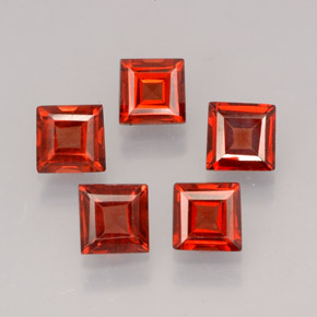 天然红色铁铝榴石，方形，4.3×4.2毫米，VVS-VS