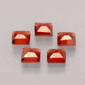 天然红色铁铝榴石，方形，4.3×4.2毫米，VVS-VS