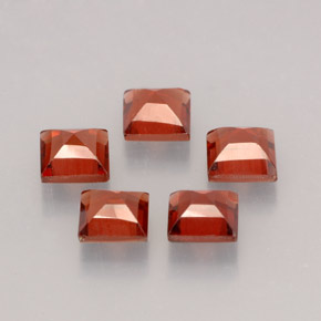 天然红色铁铝榴石，方形，4.2×4.1毫米，VVS-VS
