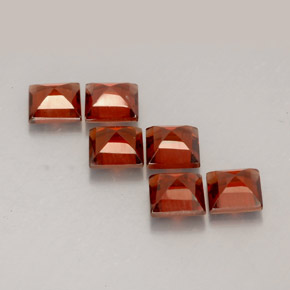天然红色铁铝榴石，方形，4.2×4.1毫米，VVS-VS