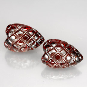 克拉天然铁铝榴石石榴石，心形，半透明