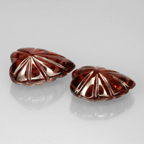 克拉天然铁铝榴石石榴石，心形，半透明