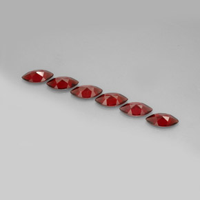 克拉天然铁铝榴石石榴石，榄尖形，VVS-VS