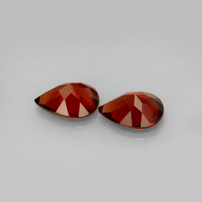 克拉天然铁铝榴石，梨形，VVS-VS