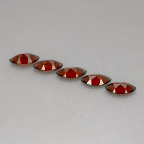 克拉天然铁铝榴石石榴石，榄尖形，VS