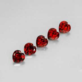 克拉天然铁铝榴石石榴石，心形，VS