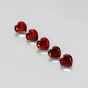 克拉天然铁铝榴石石榴石，心形，VS