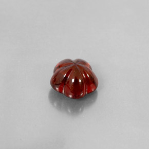 3.15克拉天然红色铁铝榴石，透明，8.2×8.1毫米，透明/半透明