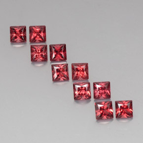 天然红色铁铝榴石，方形，4×3.9毫米，VVS-VS