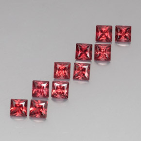 天然红色铁铝榴石，方形，4×3.9毫米，VVS-VS