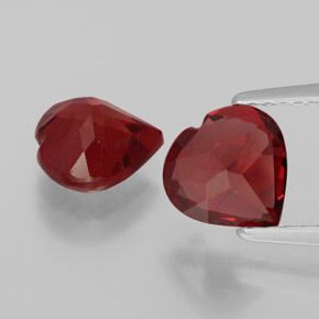 克拉天然铁铝榴石石榴石，心形，VS