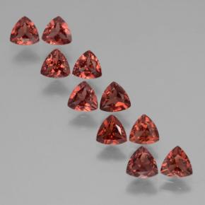 2.83天然红色铁铝榴石，三角形，4.1×4.1毫米，VS