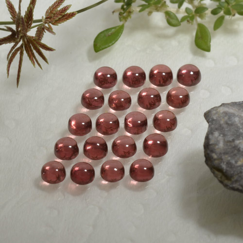 4.00克拉天然铁铝榴石，圆形切割，透明