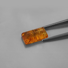 1.32克拉天然橙色琥珀，透明，11.9×6毫米，透明/半透明