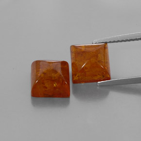 天然橙色琥珀，透明，7.9×7.9毫米，透明/半透明